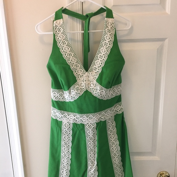 Willi Smith Dresses & Skirts - Willi Smith Green and White Backless Dress